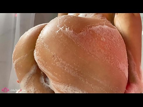 ❤️ Brunette شاور میں شدید orgasm کے لئے وائبریٹر کے ساتھ بلی میں مشت زنی کرتی ہے۔ ❤️  سیکس  ❌❤